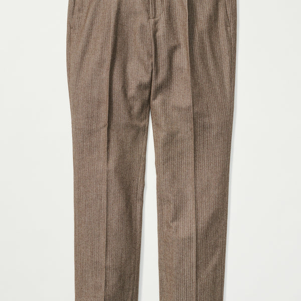 Edison Harris Tweed Gene Trouser - Charcoal Herringbone | Classic trousers,  Trousers, Harris tweed